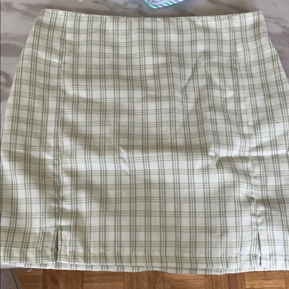 White and green skirt